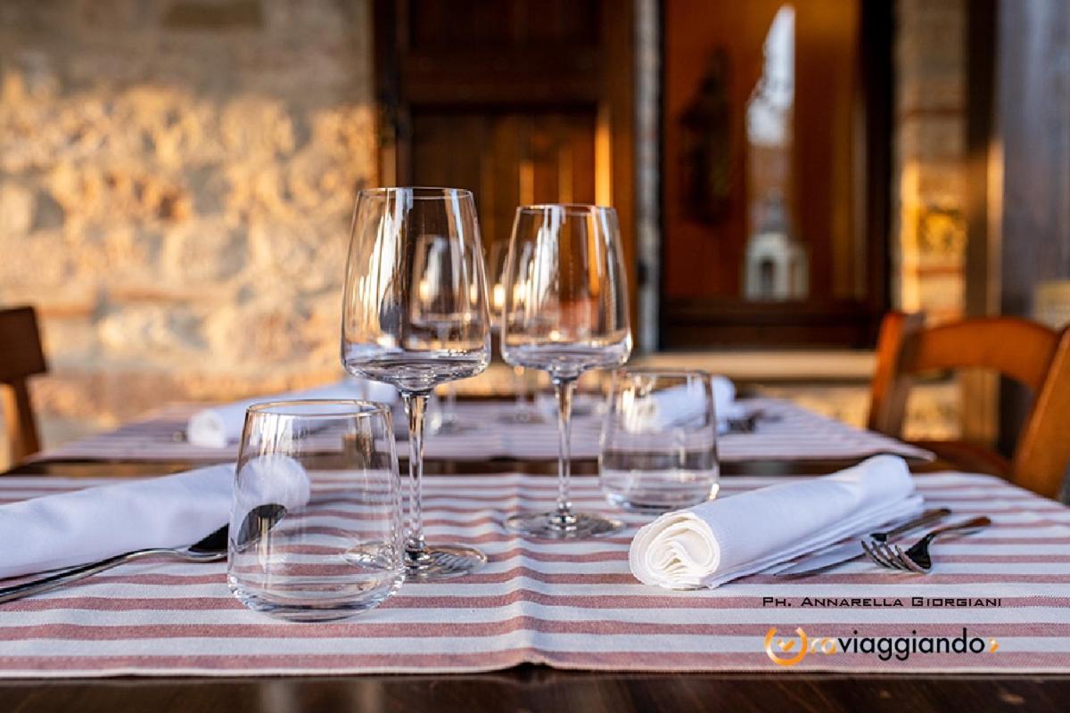 Locanda Del Castello Frontone Екстер'єр фото