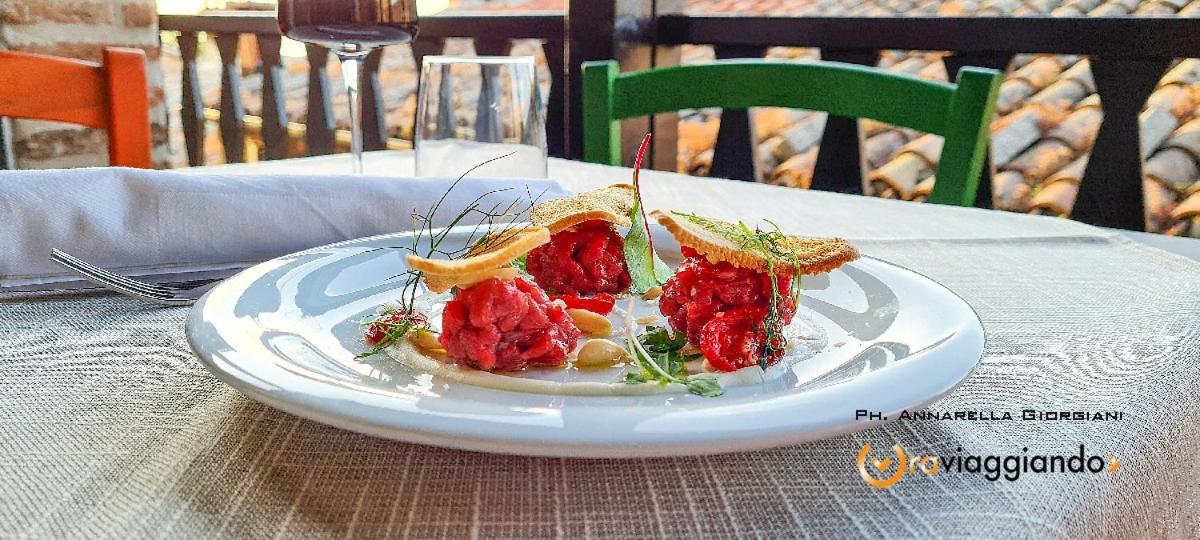 Locanda Del Castello Frontone Екстер'єр фото