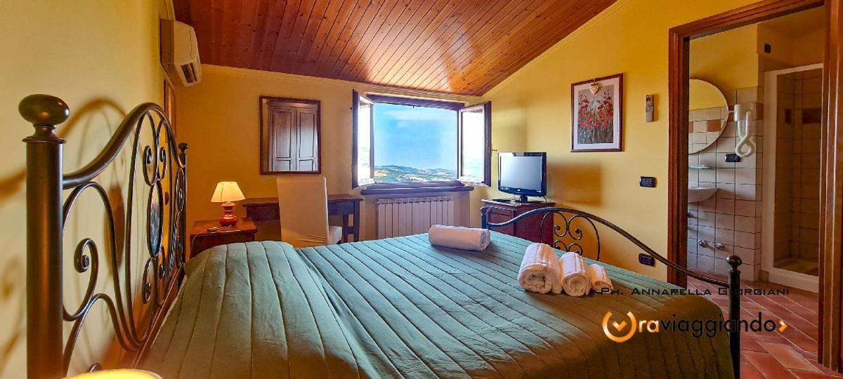 Locanda Del Castello Frontone Екстер'єр фото